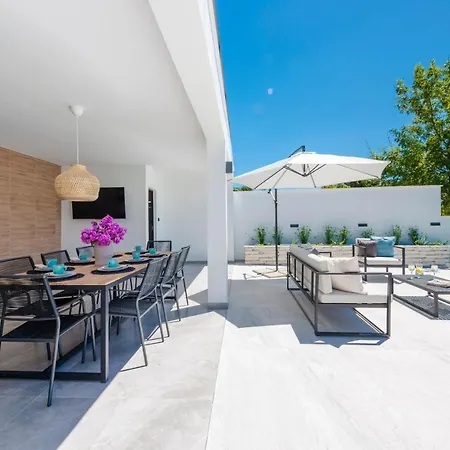 Maris Villa