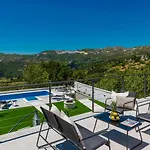 Maris Villa Mlini