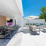 Maris Villa