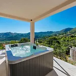 Maris Villa *