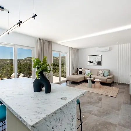 Maris Villa Mlini