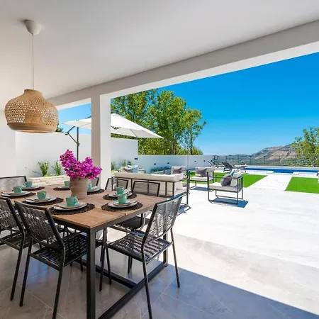 Maris Villa *
