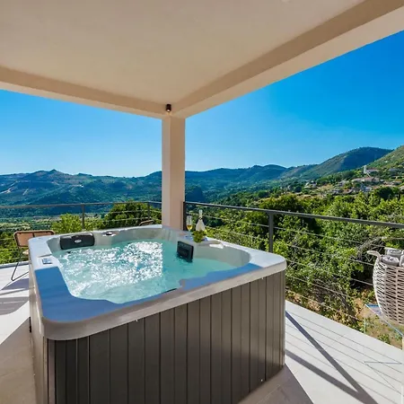 Maris Villa *